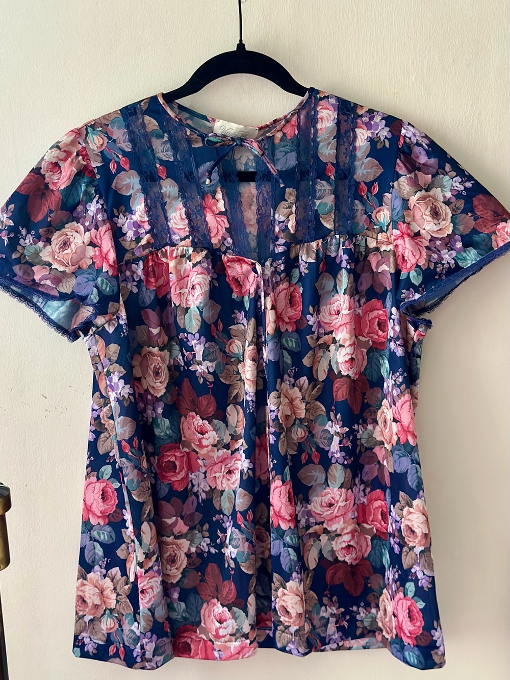 Vtg Vanity Fair Navy blue & pink floral top lace accents & tie Size Large